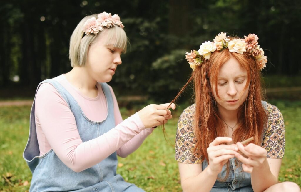 hairstyle for girls with flower